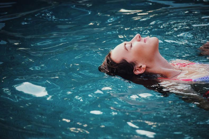 Cleaning and maintenance of swimming pools for your health and that of your loved ones
